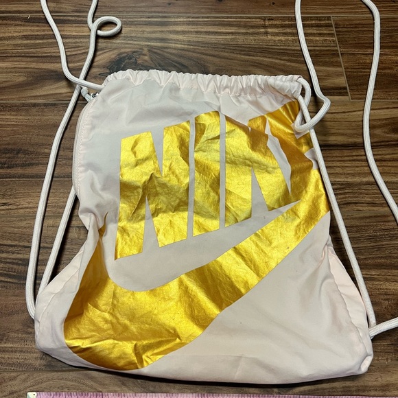 Nike Rose Gold swoosh thick rope string gym bag - Picture 3 of 6
